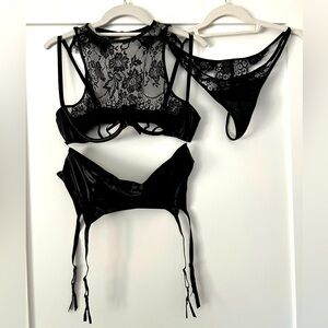 Faux Vegan Leather and Lace bra set Large. New!
